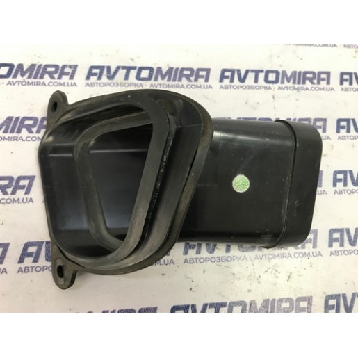 Патрубок повітрозабірника Opel Astra J 1.7CDTI 2009-2015 13346074